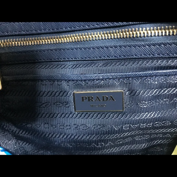 PRADA - Picture 6 of 8